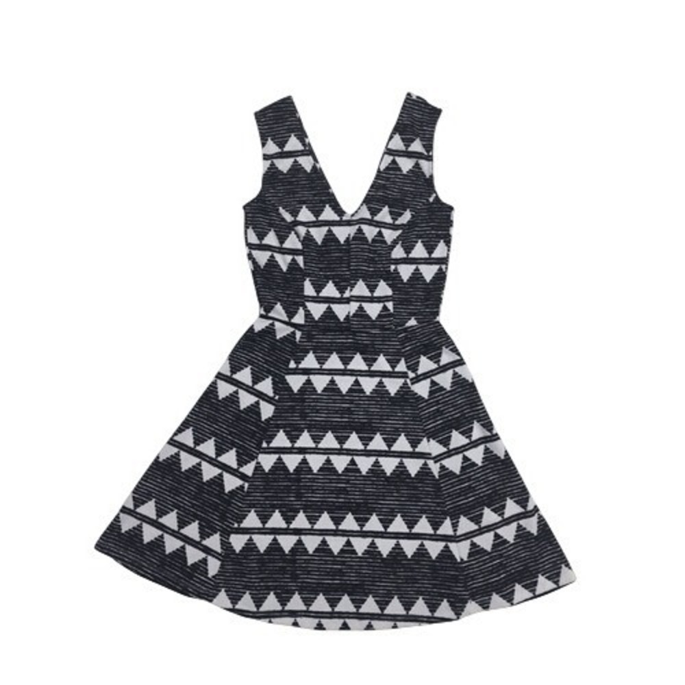 H&M Black White Sleeveless‎ Fit & Flare Skater Dress Triangle Geometric Size XS